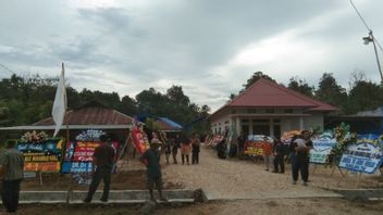 Karangan Bunga Duka Cita Penuhi Rumah Duka Lettu Anumerta M Iqbal Korban KKB Papua