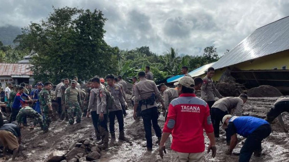 Pencarian Korban Banjir Bandang Ternate Dihentikan Sementara, Dilanjutkan Senin Pagi