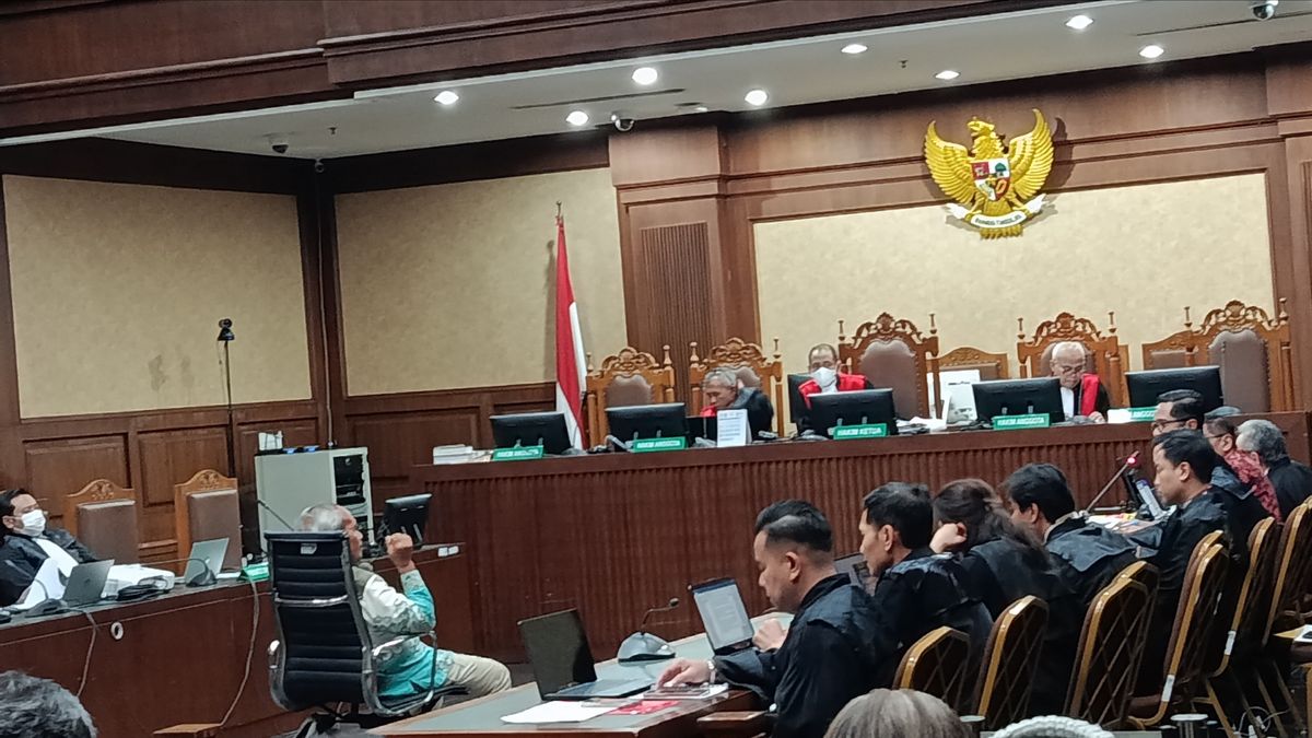 Sidang Hasto, Ahli Bahasa Sebut Tak Logis Soal Perintah 'Tenggelamkan' Pakaian