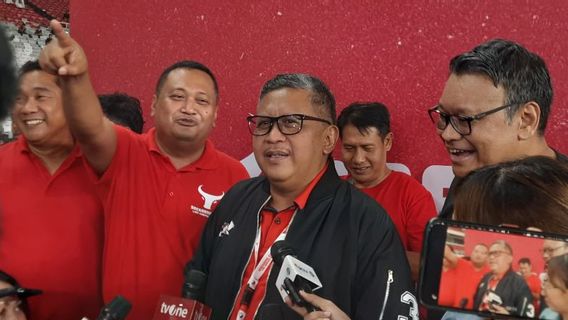 Hasto Reveals Megawati And Ganjar's Unique Moment Of Bung Karno's Tomb Pilgrimage: When Praying, The Red And White Flag Flying