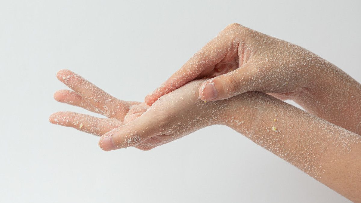 In Order To Return To Slowing, Follow 5 Ways To Overcome Dry And Rude Hands