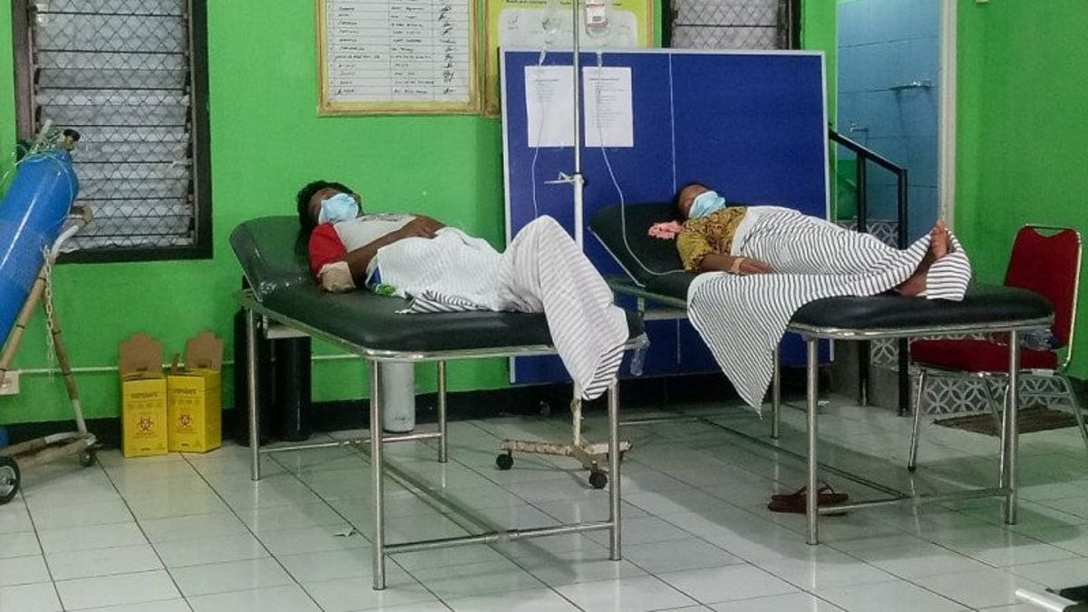 ヌガンジュク地すべり難民キャンプで循環しているホルマリンを含むチキンヌードル：11人が病院で治療され、33人が軽度の症状を経験した