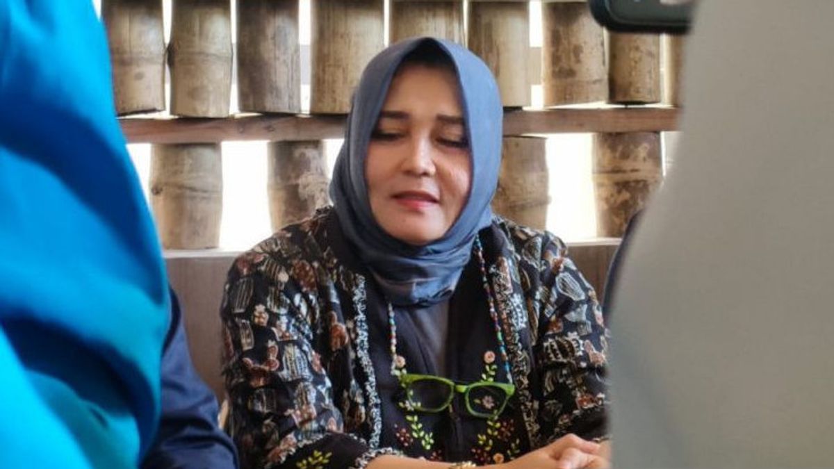 Sorry Nyawer After Registering For Candidates At The KPU, Garut Regent's Wife: That's Our Spontaneity