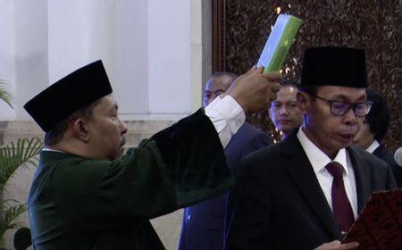 Dilantik Jokowi, Nawawi Pomolango Resmi Jadi Ketua Sementara KPK Gantikan Firli