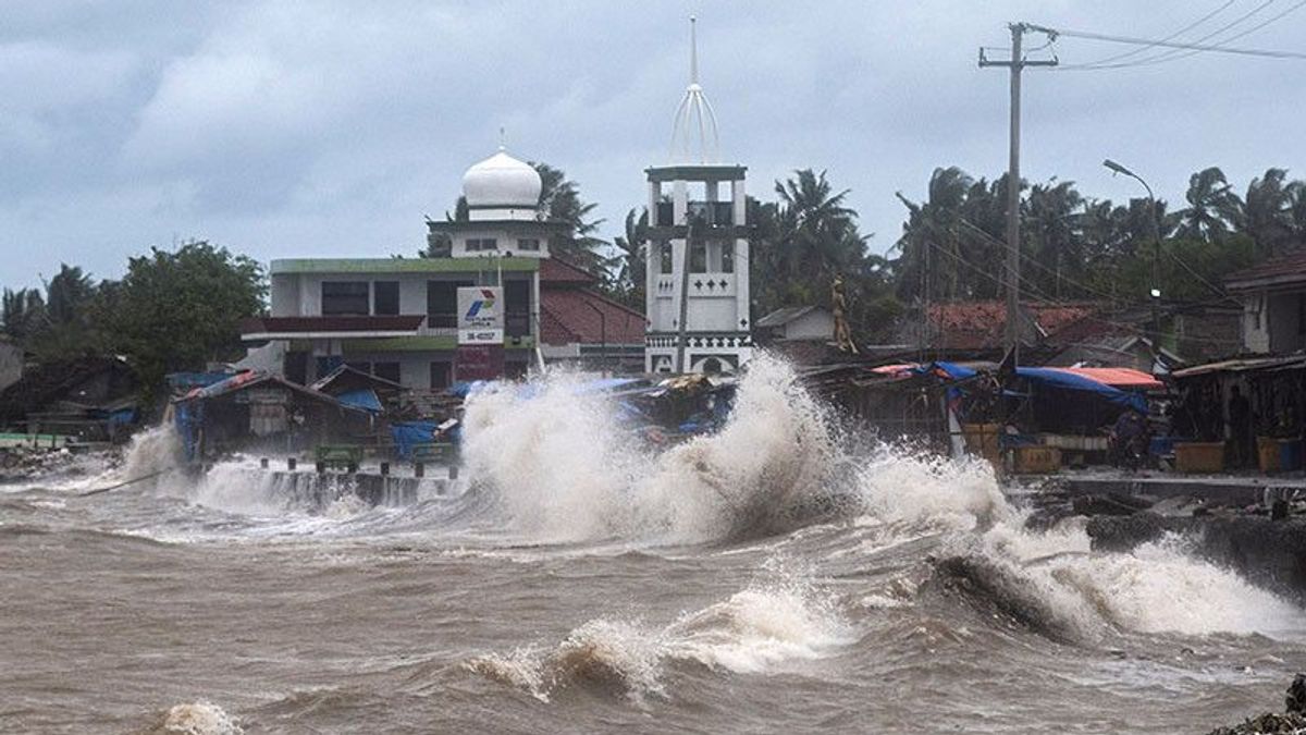 21 Houses In Indramayu Heavyly Damaged By Waves Of Pasang, Ratas Rate To Land