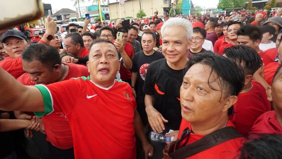 Visit Manado, Ganjar Santap Manado Porridge To Sambal Roa Cooking Pisang