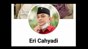 Avant L'inauguration Du Maire De Surabaya, Méfiez-vous De La Fraude En Copiant La Photo D'Eri Cahyadi