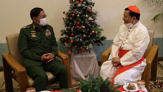 Le Chef Du Régime Militaire Assiste à La Célébration De Noël à Sa Résidence, L’archevêque Du Myanmar Récolte Des Critiques