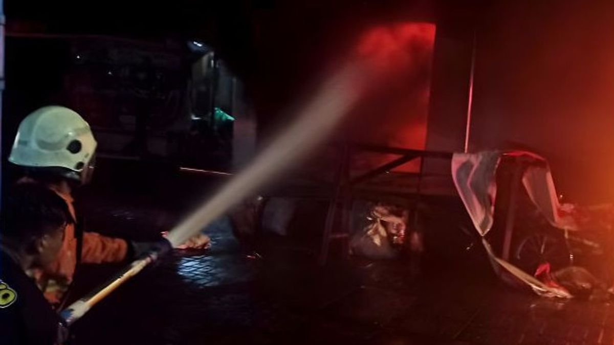Fire In Surabaya, Father And Son Died In Three Floor House