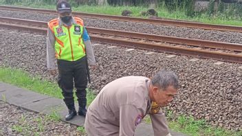 Unidentified Youth Killed By Train In Cakung