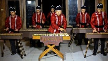 Kolintang History: Used To Be A Ritual Musical Tool, Now Minahasa Icon