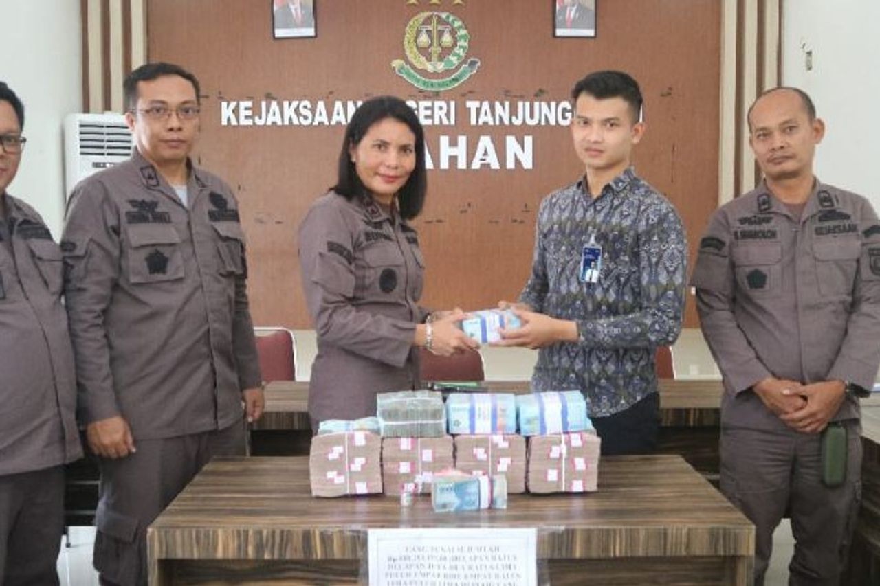 タンジュンバライ検察庁、麻薬囚人から8億800万ルピアの金銭を預けた