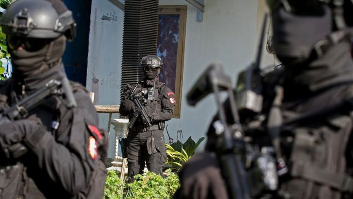 Densus 88 Anti-terror Police Arrest 3 Suspected Terrorists In Three Regions