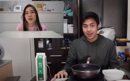 Interaksi Lucu Jerome Polin dan Jessica Jane yang Masak Susu Goreng Pakai Rumus Matematika