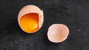 Telur Retak Apakah Masih Aman Dimakan? Cek Penjelasannya