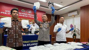 La police de Sulawesi du Sud n’a pas interdit de trafic de 25 kg de méthamphétamine dans le sud de Donggala