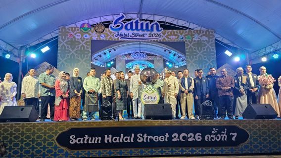 KRI Songkhla renforce la diplomatie culturelle et encourage la promotion de l'économie sur la rue halal de Satun 2026