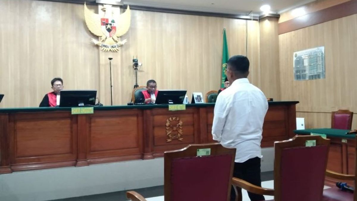 Terbukti Terlibat Suap, Ajudan Eks Gubernur Malut AGK Dihukum Penjara 4,6 Tahun 