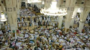 Saudi Arabian Authorities Provide Food To Laundry For Itikaf Congregants In Two Holy Mosques