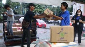 Food Station Salurkan Bantuan Sembako Untuk Warga 4 Kecamatan Terdampak Weatherektrem