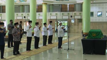Participation à La Prière Funéraire D’Artidjo Alkostar, Jokowi: We Have Lost The Nation’s Best Son