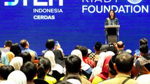 Changing The Face Of Indonesian Children's Education By Utilizing The Development Of The Digital Age