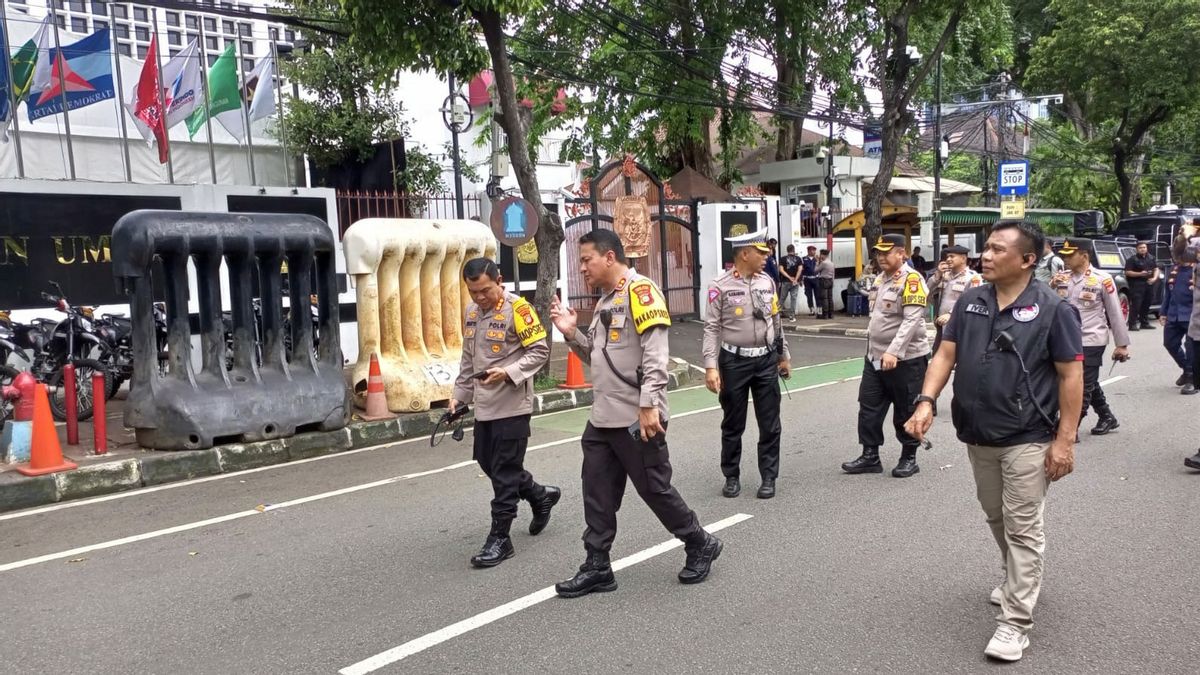 Former Danjen Kopassus Will Geruduk KPU Office This Afternoon, Central Jakarta Police Standby Personnel