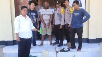 باستخدام المتفجرات عند الصيد في تيلوك سانجار NTB ، يتم احتجاز الصيادين من دومبو من قبل الشرطة