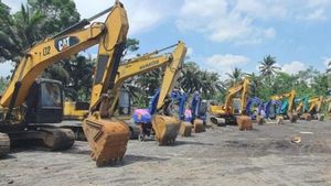 Ekskavator dan Dump Truk Dikerahkan untuk Evakuasi Korban Erupsi Gunung Semeru