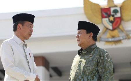 Jokowi dan Prabowo Berlayar Tumpangi KRI dr. Radjiman Wedyodiningrat