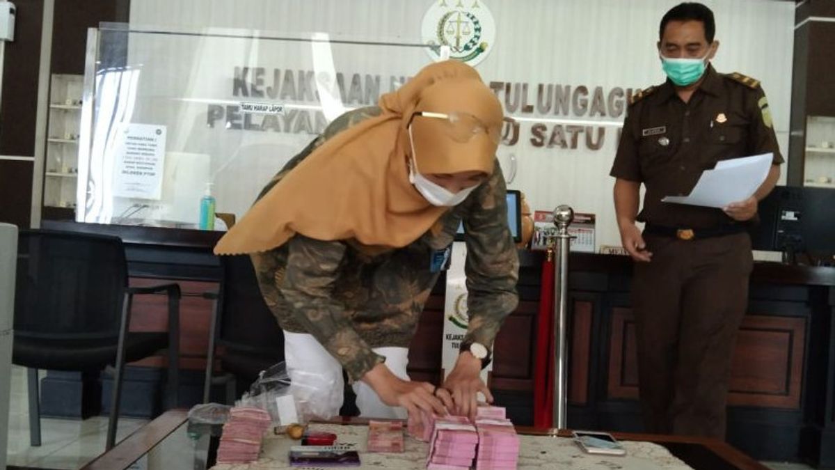 Tulungagung Prosecutor's Office Receives Refund Of State Losses Of Rp196 Million From Kia Graha Contractor