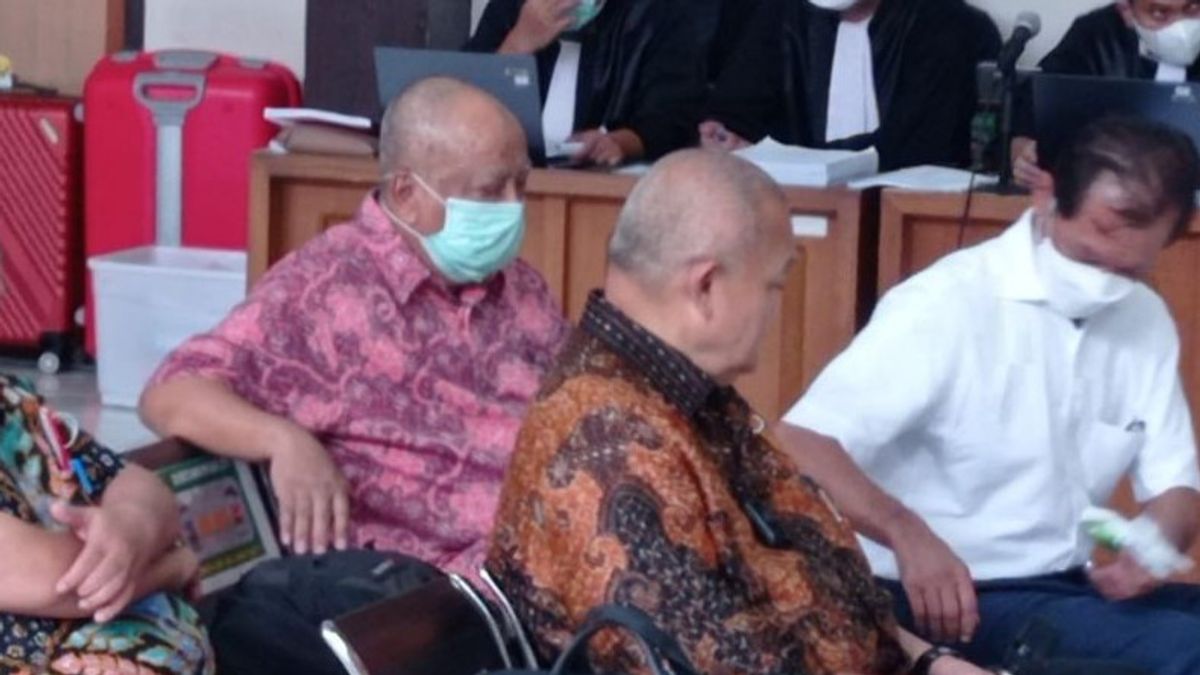 Alex Noerdin Directly Attends The Corruption Court For The Construction Of The Grand Mosque At The Palembang District Court