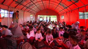 BNPB Dirikan Sekolah Darurat di Aceh, Siswa Korban Banjir Kembali Belajar di Bawah Tenda 