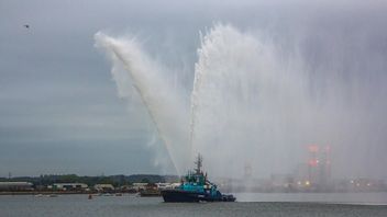 بحر الصين الجنوبي ميماناس ، الصين تطلق النار على سفن الفلبين