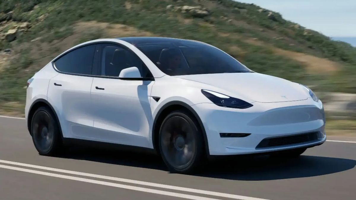 Tesla Model Yは、EVユーザーの注目を集める旅で完全に電気的になる