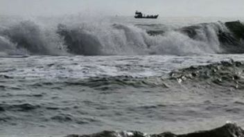 BMKG：沿海波斯西尔社区被要求提防6米高的海浪