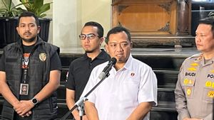 Sembilan Jam Diperiksa, Polisi Tidak Tahan Roy Suryo Cs