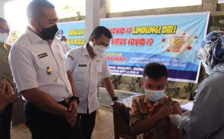 Wagub Sumbar Minta Orang Tua Siswa Izinkan Anak Vaksinasi: Vaksin Ini Aman dan Halal