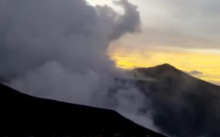 Gunung Marapi Sumbar Erupsi, Masyarakat Diminta Pemerintah Tetap Tenang