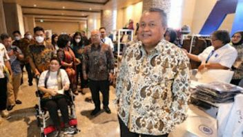 世界は「友好的ではない」が、BIのペリー・ワルジヨ知事は、2023年のインドネシアの経済成長は5.1%に達すると楽観視している。