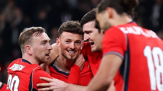 Bek Arsenal Jadi Sasaran Cemooh Suporter Saat Inggris Ditahan Uruguay