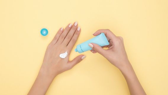 Supaya Kulit Terjaga Kelembapannya, Kapan Memakai <i>Lotion</i> yang Benar? 