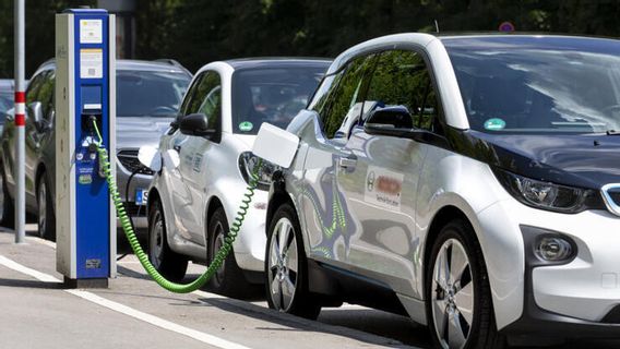 Government Makes Bali Pilot Project For National Electric Car Development