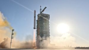 China Berhasil Luncurkan Satelit Pemantau Yunhai Keempat