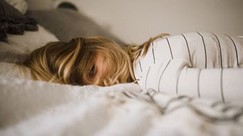 体高を増やすための3つの睡眠姿勢:ここに理想的な体型の秘密の方法があります