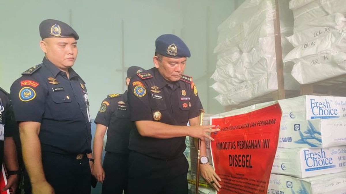 Batam PSDKP Seals Four Tons Of Illegal Imported Fish From Malaysia