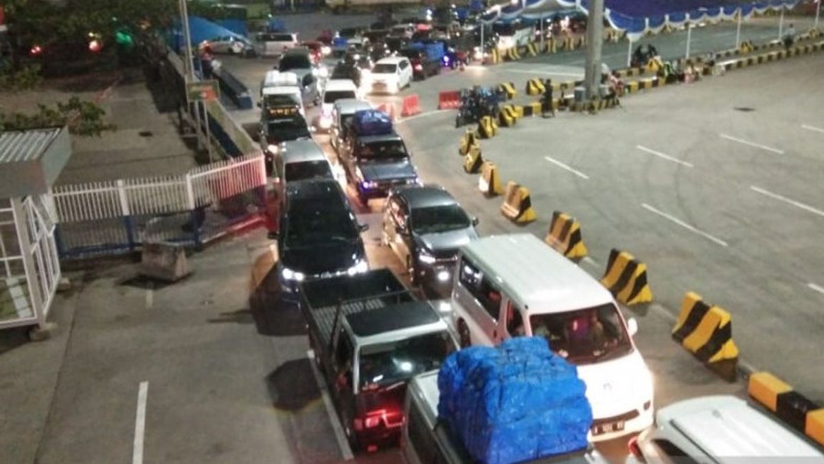 Number Of Passengers To Merak Port Increases By 63 Percent, Police: Take Care Of Health And Pay Attention To Information From BMKG