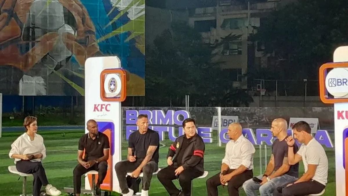 In Front Of The U-16 Indonesian National Team, Roberto Carlos And Sebastian Veron Motivate Through Inspirational Stories