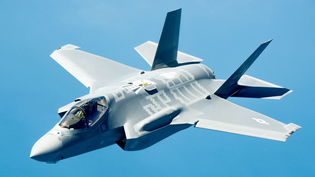 阿拉伯联合酋长国从美国购买F-35战斗机和武装无人机