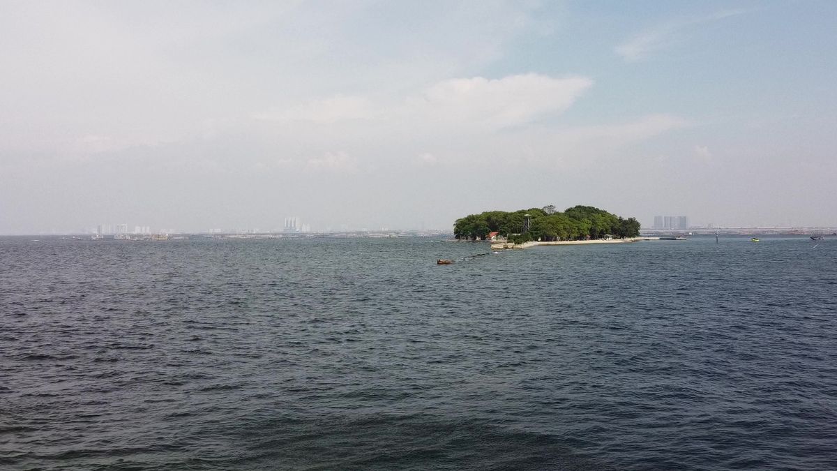 Moteur éteint, un bateau de pêche avec 8 passagers pris au piège dans les eaux de l'île de Tidung